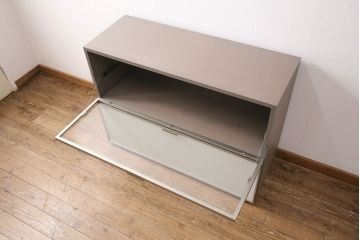 中古　arflex(アルフレックス)　C.C.09(シー.シー.09)　シンプルでモダンな佇まいが上質な空間を演出するサイドボード(収納棚、戸棚)(定価約59万円)(R-050636)