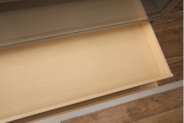 中古　arflex(アルフレックス)　C.C.09(シー.シー.09)　シンプルでモダンな佇まいが上質な空間を演出するサイドボード(収納棚、戸棚)(定価約59万円)(R-050636)
