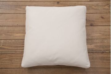 中古　arflex(アルフレックス)　VASCA(ヴァスカ)　L2　ホワイトカラーが明るい印象を醸し出すレザークッション(定価約8万円)(R-050638)