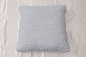 中古　arflex(アルフレックス)　VASCA(ヴァスカ)　優しい風合いがナチュラル感を演出するクッション(定価約4万円)(R-050639)