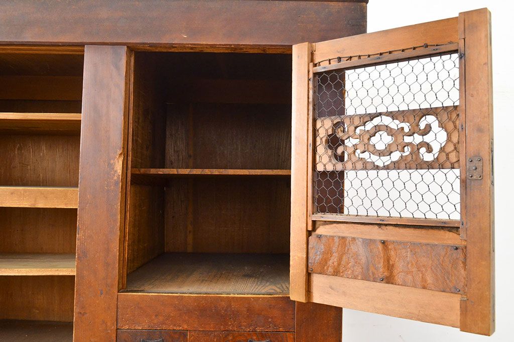 和製アンティーク　ケヤキ材・前面ヒノキ材　和の情緒たっぷりの空間づくりが叶う四尺水屋箪笥(重ね箪笥、食器棚、収納棚、キャビネット)(R-050644)