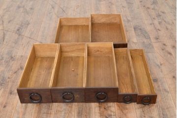 和製アンティーク　ケヤキ材・前面ヒノキ材　和の情緒たっぷりの空間づくりが叶う四尺水屋箪笥(重ね箪笥、食器棚、収納棚、キャビネット)(R-050644)