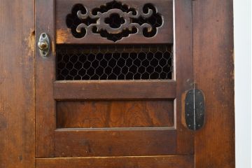 和製アンティーク　ケヤキ材・前面ヒノキ材　和の情緒たっぷりの空間づくりが叶う四尺水屋箪笥(重ね箪笥、食器棚、収納棚、キャビネット)(R-050644)