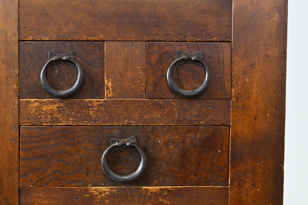 和製アンティーク　ケヤキ材・前面ヒノキ材　和の情緒たっぷりの空間づくりが叶う四尺水屋箪笥(重ね箪笥、食器棚、収納棚、キャビネット)(R-050644)