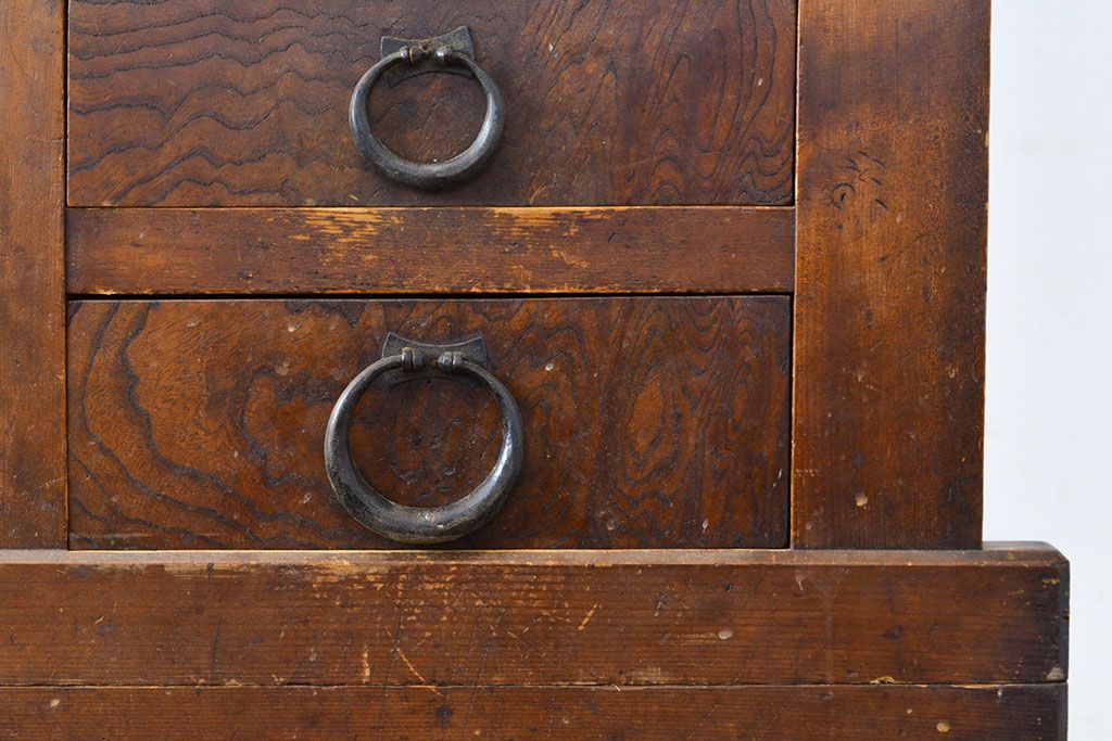 和製アンティーク　ケヤキ材・前面ヒノキ材　和の情緒たっぷりの空間づくりが叶う四尺水屋箪笥(重ね箪笥、食器棚、収納棚、キャビネット)(R-050644)