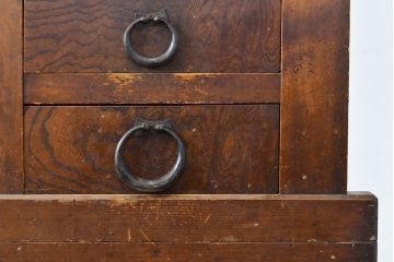 和製アンティーク　ケヤキ材・前面ヒノキ材　和の情緒たっぷりの空間づくりが叶う四尺水屋箪笥(重ね箪笥、食器棚、収納棚、キャビネット)(R-050644)