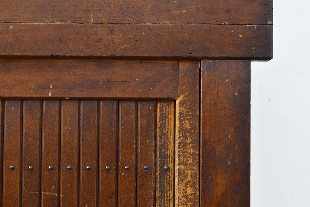 和製アンティーク　ケヤキ材・前面ヒノキ材　和の情緒たっぷりの空間づくりが叶う四尺水屋箪笥(重ね箪笥、食器棚、収納棚、キャビネット)(R-050644)