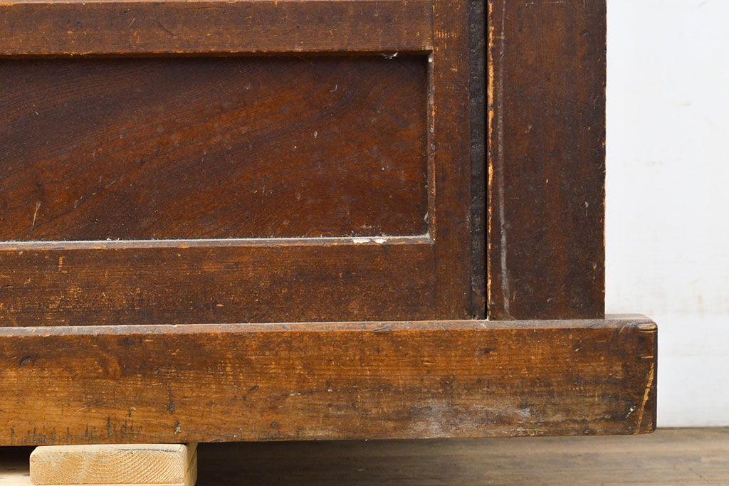 和製アンティーク　ケヤキ材・前面ヒノキ材　和の情緒たっぷりの空間づくりが叶う四尺水屋箪笥(重ね箪笥、食器棚、収納棚、キャビネット)(R-050644)