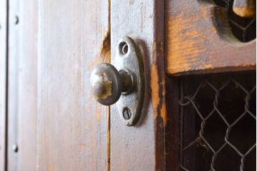 和製アンティーク　ケヤキ材・前面ヒノキ材　和の情緒たっぷりの空間づくりが叶う四尺水屋箪笥(重ね箪笥、食器棚、収納棚、キャビネット)(R-050644)