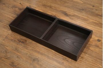和製アンティーク　時代物　漆塗り　指物造り　上質な和の雰囲気漂う総ケヤキ材製の飾り棚(茶棚、収納棚、戸棚)(R-050649)