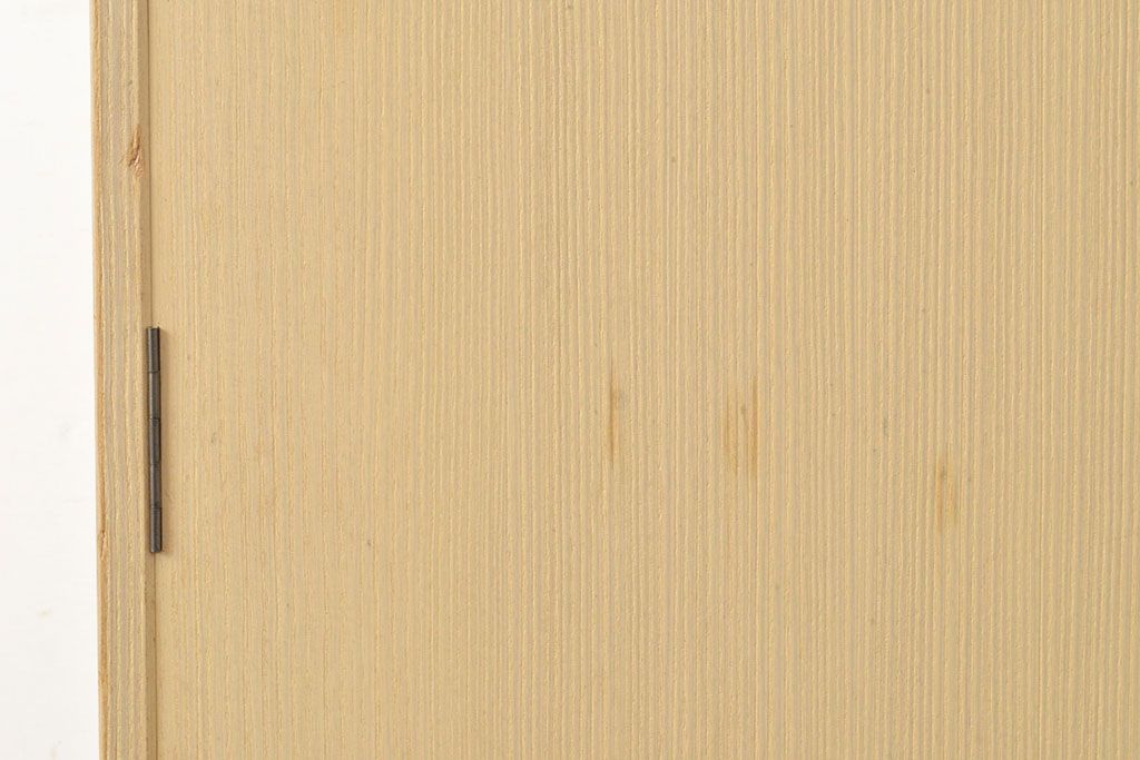 中古　衣装盆付き　上品なデザインの飾り金具がアクセントになっている会津桐の総桐箪笥(着物箪笥、衣装箪笥、桐たんす)(並厚、四方丸、桐たんす)(R-050650)