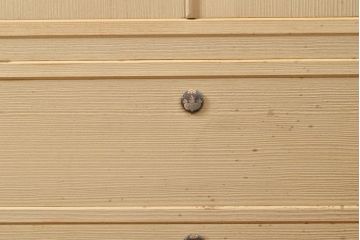 中古　衣装盆付き　上品なデザインの飾り金具がアクセントになっている会津桐の総桐箪笥(着物箪笥、衣装箪笥、桐たんす)(並厚、四方丸、桐たんす)(R-050650)