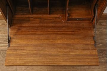 和製アンティーク　前面桑材　網代模様が和の情緒漂わせる小ぶりなライティングビューロー(デスク、机、在宅ワーク、在宅用引き出し)(R-050651)