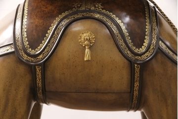 中古　極美品　MAITLAND SMITH(メートランドスミス)　ロンドンエクスプローラーズコレクション　ガラス天板付き　ラクダバーテーブル(定価約66万円)(コンソールテーブル、飾り台、サイドテーブル)(R-050652)