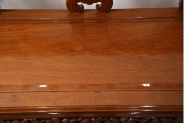 中古　極美品　三越百貨店取扱い品　高級カリン材　美しい彫り装飾が目を引くアームベンチ(長椅子、板座チェア、花梨材)(定価約60万円)(R-050655)