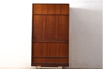 中古　極美品　国産　手造り　工芸家具　漆塗りの艶が上品さを漂わせる茶箪笥(飾り棚、収納棚、戸棚)(定価約59万円)(R-050657)