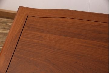 中古　極美品　三越百貨店取扱い品　高級カリン材を使用した気品ある佇まいのセンターテーブル(ローテーブル、リビングテーブル、花梨材)(定価約19万円)(R-050658)