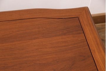中古　極美品　三越百貨店取扱い品　高級カリン材を使用した気品ある佇まいのセンターテーブル(ローテーブル、リビングテーブル、花梨材)(定価約19万円)(R-050658)