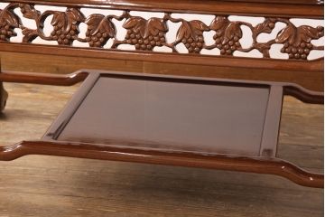 中古　極美品　三越百貨店取扱い品　高級カリン材を使用した気品ある佇まいのセンターテーブル(ローテーブル、リビングテーブル、花梨材)(定価約19万円)(R-050658)