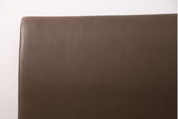 中古　極美品　2017年製　NIHON BED(日本ベッド)　希少!シンプルモダンな空間づくりにおすすめのベッド(セミダブル)(定価約31万9千円)(R-050662)