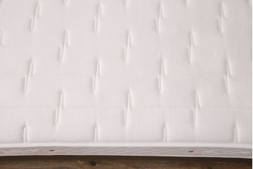 中古　極美品　2017年製　NIHON BED(日本ベッド)　希少!シンプルモダンな空間づくりにおすすめのベッド(セミダブル)(定価約31万9千円)(R-050662)