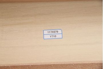 中古　極美品　2017年製　NIHON BED(日本ベッド)　希少!シンプルモダンな空間づくりにおすすめのベッド(セミダブル)(定価約31万9千円)(R-050662)