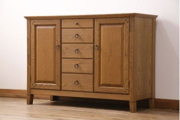 中古　ブランド家具「頑固おやじ」　栗材　木の温もりあふれるサイドボード(収納棚、戸棚、キャビネット)(R-050663)