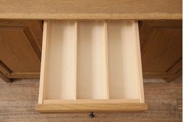 中古　ブランド家具「頑固おやじ」　栗材　木の温もりあふれるサイドボード(収納棚、戸棚、キャビネット)(R-050663)