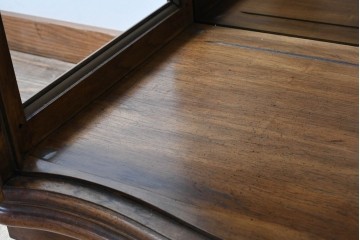 中古　DREXEL HERITAGE(ドレクセルヘリテイジ)　Grand Villa(グランドヴィラ)　上品な曲線を描くクラシカルなキュリオケース　(R-050671)