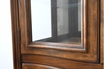 中古　DREXEL HERITAGE(ドレクセルヘリテイジ)　Grand Villa(グランドヴィラ)　上品な曲線を描くクラシカルなキュリオケース　(R-050671)