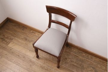 中古　ベルギー輸入家具　マホガニー材の艶のある木肌が気品を漂わせるダイニングチェア(イス)(R-050673)
