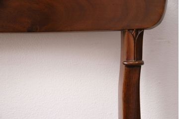 中古　ベルギー輸入家具　マホガニー材の艶のある木肌が気品を漂わせるダイニングチェア(イス)(R-050673)