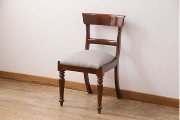 中古　ベルギー輸入家具　マホガニー材の艶のある木肌が気品を漂わせるダイニングチェア(イス)(R-050674)