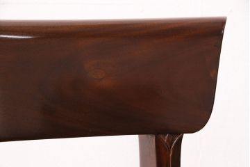 中古　ベルギー輸入家具　マホガニー材の艶のある木肌が気品を漂わせるダイニングチェア(イス)(R-050674)