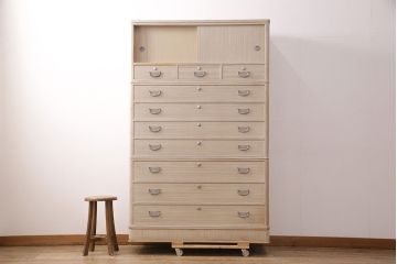 中古　伝統工芸士・田澤謙介作　品のある金具の意匠が魅力的な加茂総桐箪笥(総桐たんす、総桐箪笥、胴丸、衣装箪笥、収納タンス、整理箪笥、和たんす、引き出し、チェスト)(定価約120万円)(R-050677)