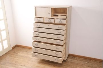 中古　伝統工芸士・田澤謙介作　品のある金具の意匠が魅力的な加茂総桐箪笥(総桐たんす、総桐箪笥、胴丸、衣装箪笥、収納タンス、整理箪笥、和たんす、引き出し、チェスト)(定価約120万円)(R-050677)