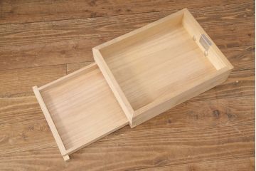 中古　伝統工芸士・田澤謙介作　品のある金具の意匠が魅力的な加茂総桐箪笥(総桐たんす、総桐箪笥、胴丸、衣装箪笥、収納タンス、整理箪笥、和たんす、引き出し、チェスト)(定価約120万円)(R-050677)