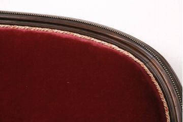 フランスアンティーク　マホガニー材　キャスター付き　真鍮飾りが美しい!優雅なひとときを演出する高級品の2人掛けソファ(2P、アームソファ)(R-050680)