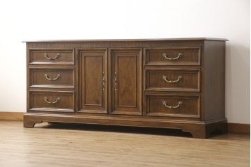 中古　DREXEL HERITAGE(ドレクセルヘリテイジ)　TRYON MANOR(トライオンメナー)　気品ある佇まいが魅力のサイドチェスト(サイドボード、引き出し)(R-050683)