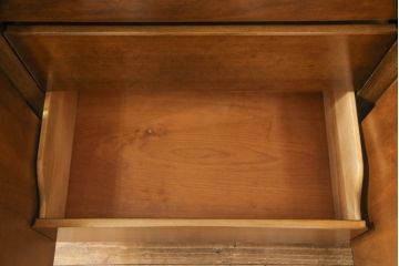 中古　DREXEL HERITAGE(ドレクセルヘリテイジ)　TRYON MANOR(トライオンメナー)　気品ある佇まいが魅力のサイドチェスト(サイドボード、引き出し)(R-050683)