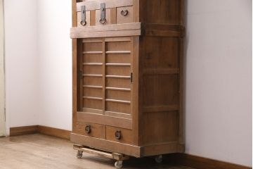 和製アンティーク　前面ヒノキ材　コンパクトなサイズが嬉しい!趣ある和の空間作りにおすすめの3尺水屋箪笥(重ね箪笥、食器棚、収納棚、キャビネット)(R-050684)