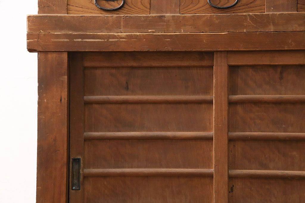 和製アンティーク　前面ヒノキ材　コンパクトなサイズが嬉しい!趣ある和の空間作りにおすすめの3尺水屋箪笥(重ね箪笥、食器棚、収納棚、キャビネット)(R-050684)