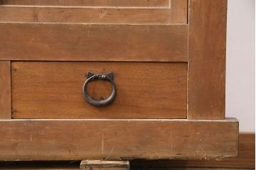 和製アンティーク　前面ヒノキ材　コンパクトなサイズが嬉しい!趣ある和の空間作りにおすすめの3尺水屋箪笥(重ね箪笥、食器棚、収納棚、キャビネット)(R-050684)