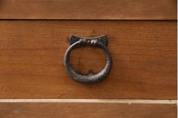 和製アンティーク　前面ヒノキ材　コンパクトなサイズが嬉しい!趣ある和の空間作りにおすすめの3尺水屋箪笥(重ね箪笥、食器棚、収納棚、キャビネット)(R-050684)
