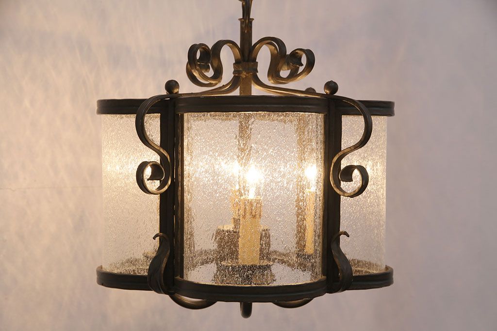 ビンテージ照明　高級品!　ロートアイアンフレームと気泡ガラスがおしゃれな天井照明(吊り下げ照明、シャンデリア、シェード、ヴィンテージ)(R-050688)