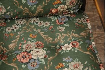 中古　飛騨産業　キツツキ　穂高　WINDSOR　クラシカルな花柄ファブリックが印象的なナラ材製ロッキングチェア(アームチェア、アームソファ)(R-050691)