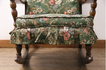 中古　飛騨産業　キツツキ　穂高　WINDSOR　クラシカルな花柄ファブリックが印象的なナラ材製ロッキングチェア(アームチェア、アームソファ)(R-050691)