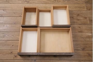 和製ヴィンテージ　神戸洋家具　ナラ材　ペイント仕上げ限定　彫り彫刻が華やかな雰囲気を演出するドレッサー&チェアセット(鏡台、ミラー、ビンテージ)(R-050694)