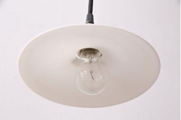 アンティーク照明　古き良き時代の味を感じる平笠シェードのペンダントライト2個セット(吊り下げ照明、天井照明、シェード、電笠)(R-050696)