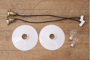 アンティーク照明　古き良き時代の味を感じる平笠シェードのペンダントライト2個セット(吊り下げ照明、天井照明、シェード、電笠)(R-050696)